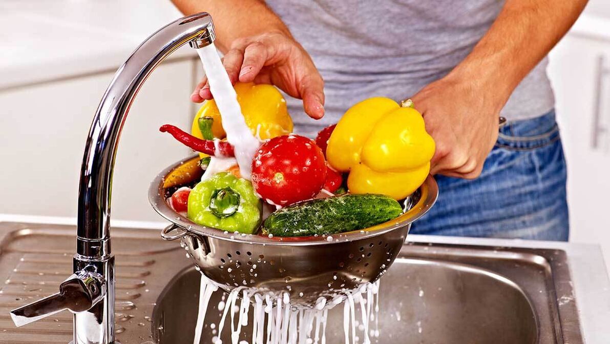Πλύνετε τα λαχανικά για να αποφύγετε την προσβολή από παράσιτα